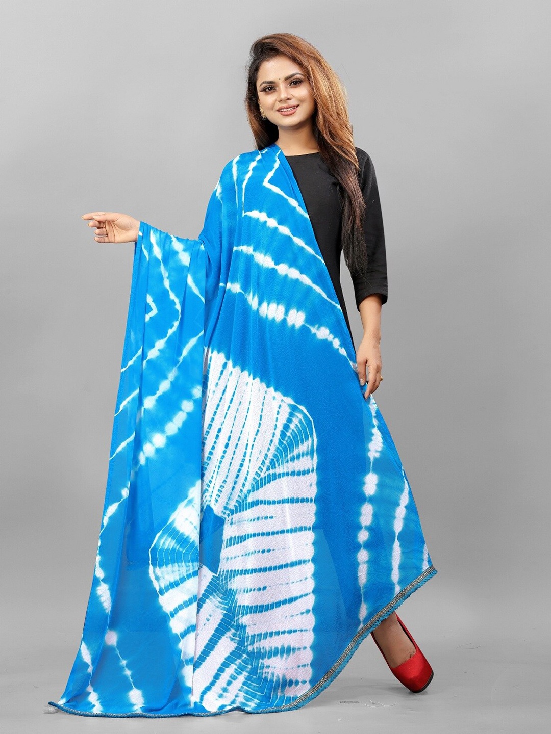 

APNISHA Leheriya Dyed Chiffon Dupatta, Turquoise blue