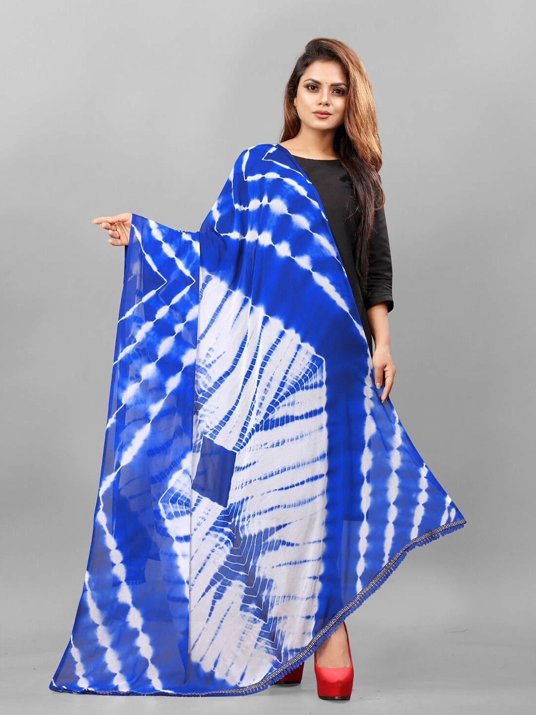 

APNISHA Leheriya Dyed Chiffon Dupatta, Blue