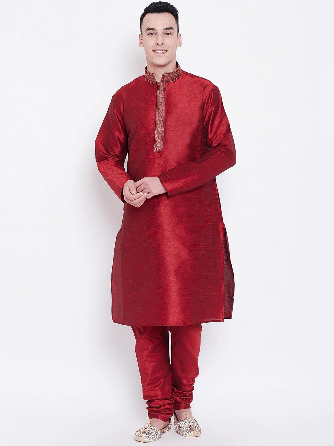 

SG LEMAN Mandarin Collar Thread Work Detail Straight Kurta with Churidar, Maroon