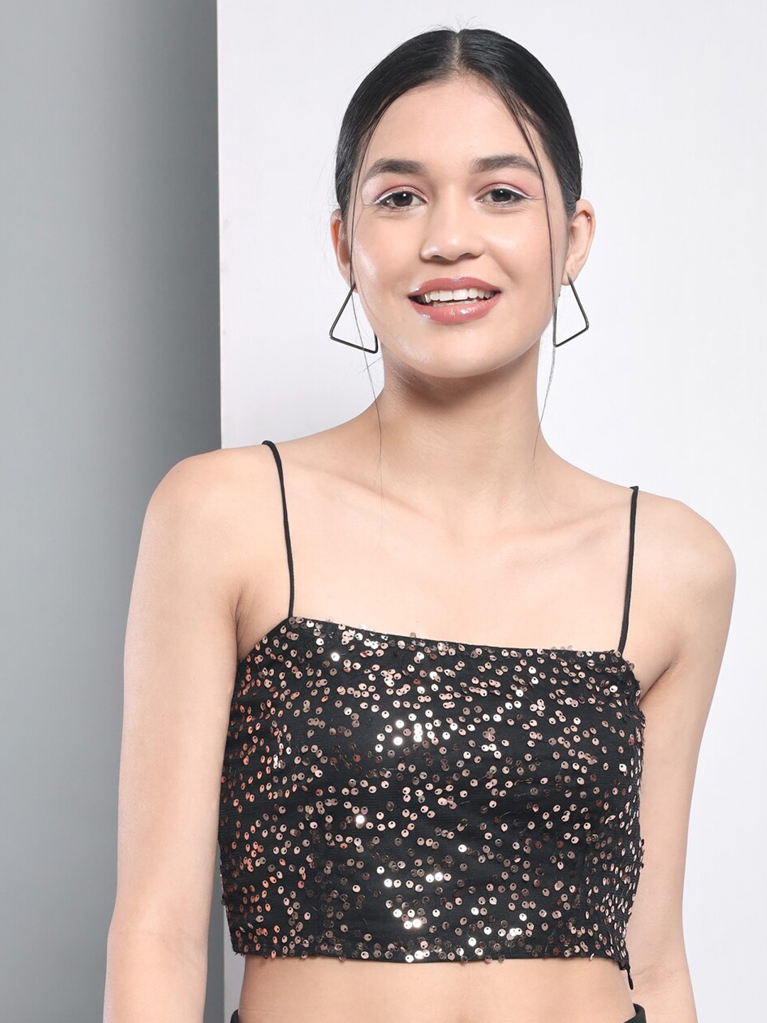 

Trend Arrest Embellished Sequined Shoulder Straps Fitted Crop Top, Black