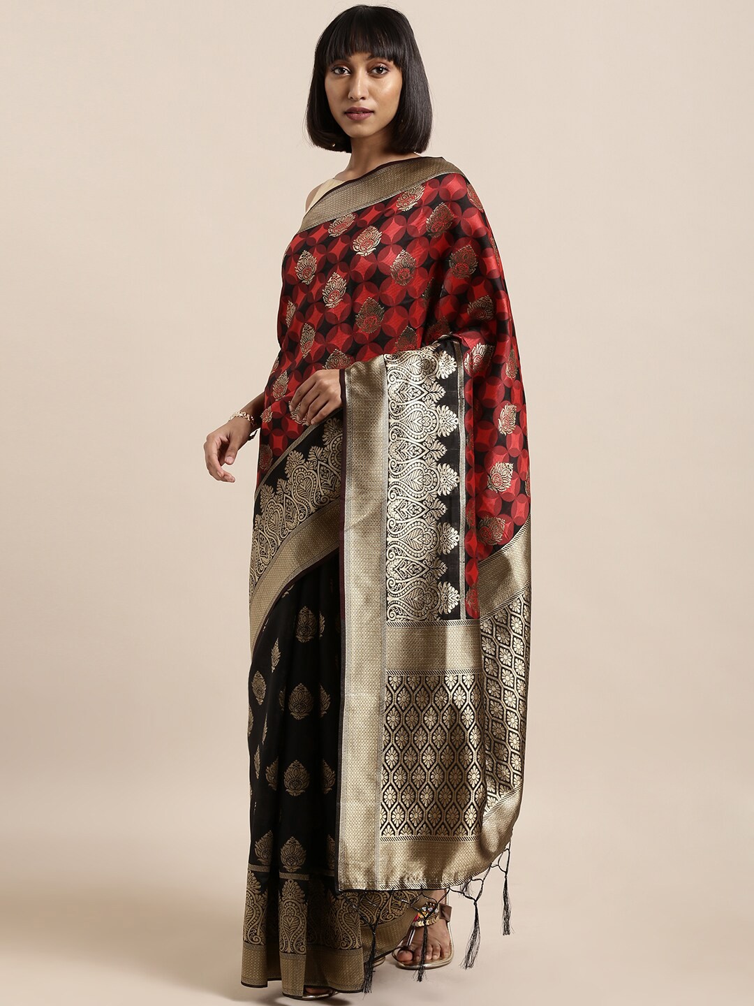 

DIVASTRI Woven Design Zari Banarasi Saree, Black