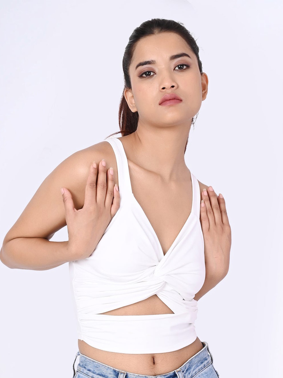 

Outcast Sweetheart Neck Cut-Out Fitted Top, White