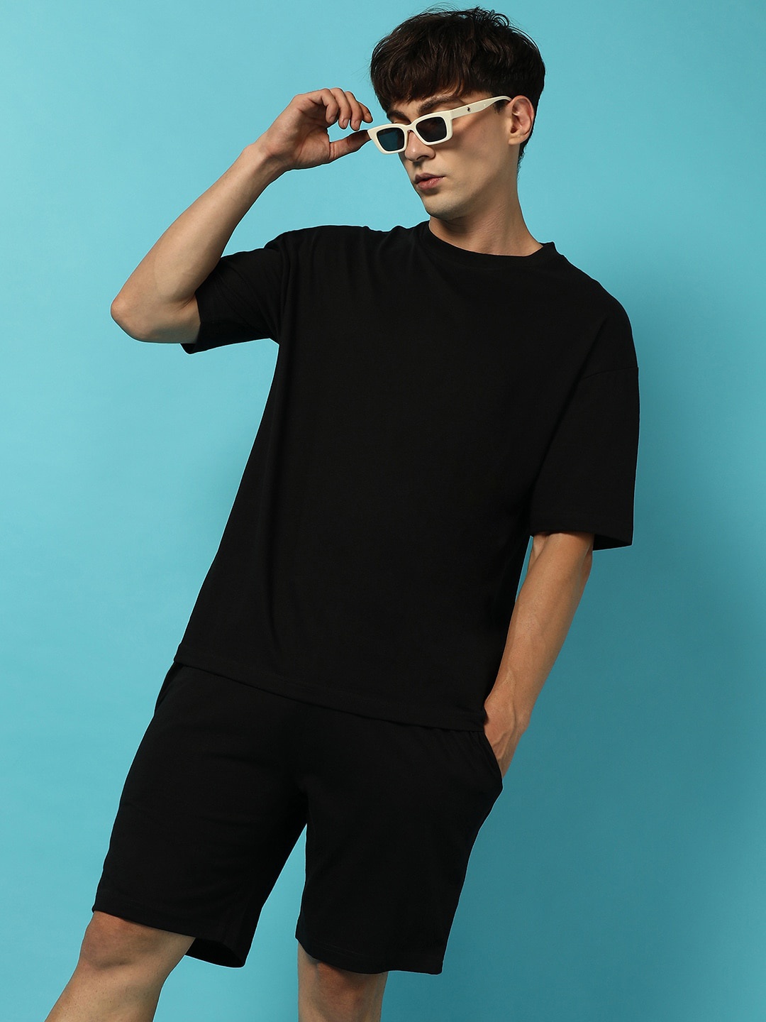 

Campus Sutra Round Neck Oversized T-Shirt With shorts, Black