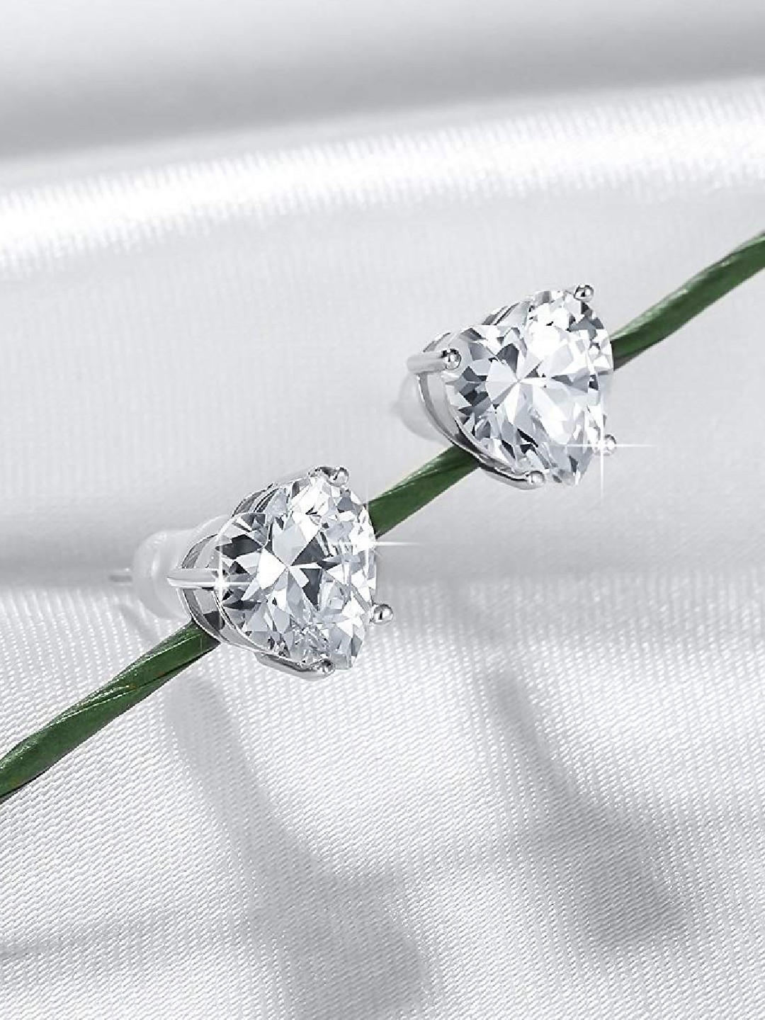 

OOMPH Silver-Toned & White Heart Shaped Zirconia Studs