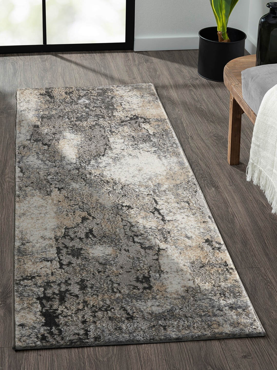 

OBSESSIONS Grey & Cream-Coloured Self-Designed Anti-Static Floor Runner