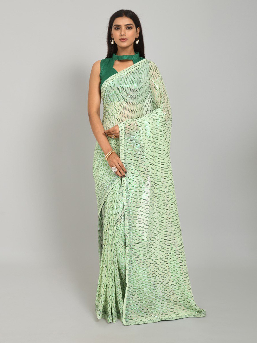 

VEERAX Embellished Sequinned Saree, Green