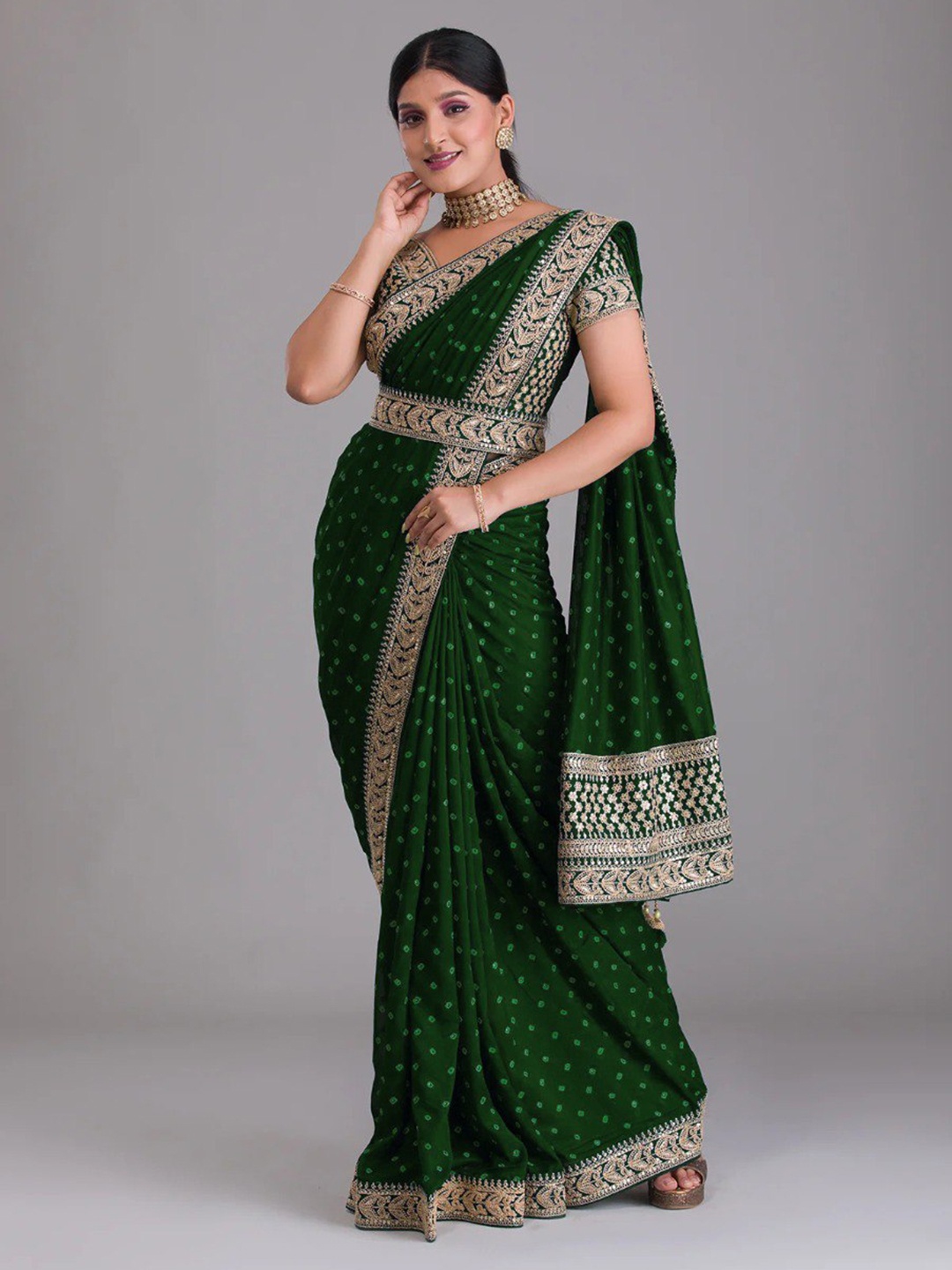 

VEERAX Bandhani Sequinned Saree, Green