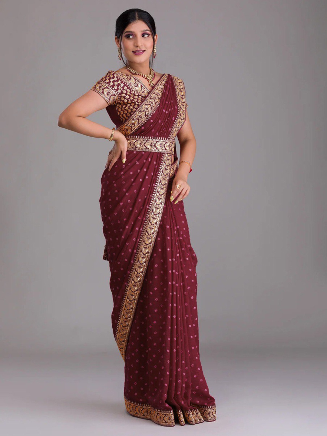 

VEERAX Bandhani Sequinned Saree, Maroon