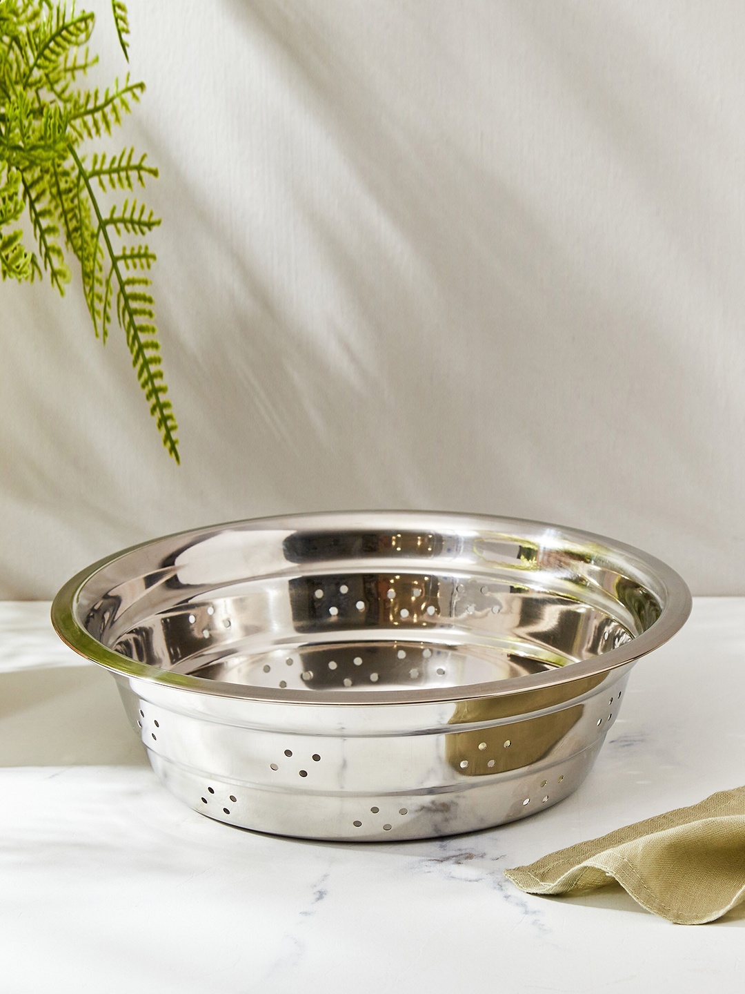 

Home Centre Pacific Blithe Stainless Steel Colander, Silver