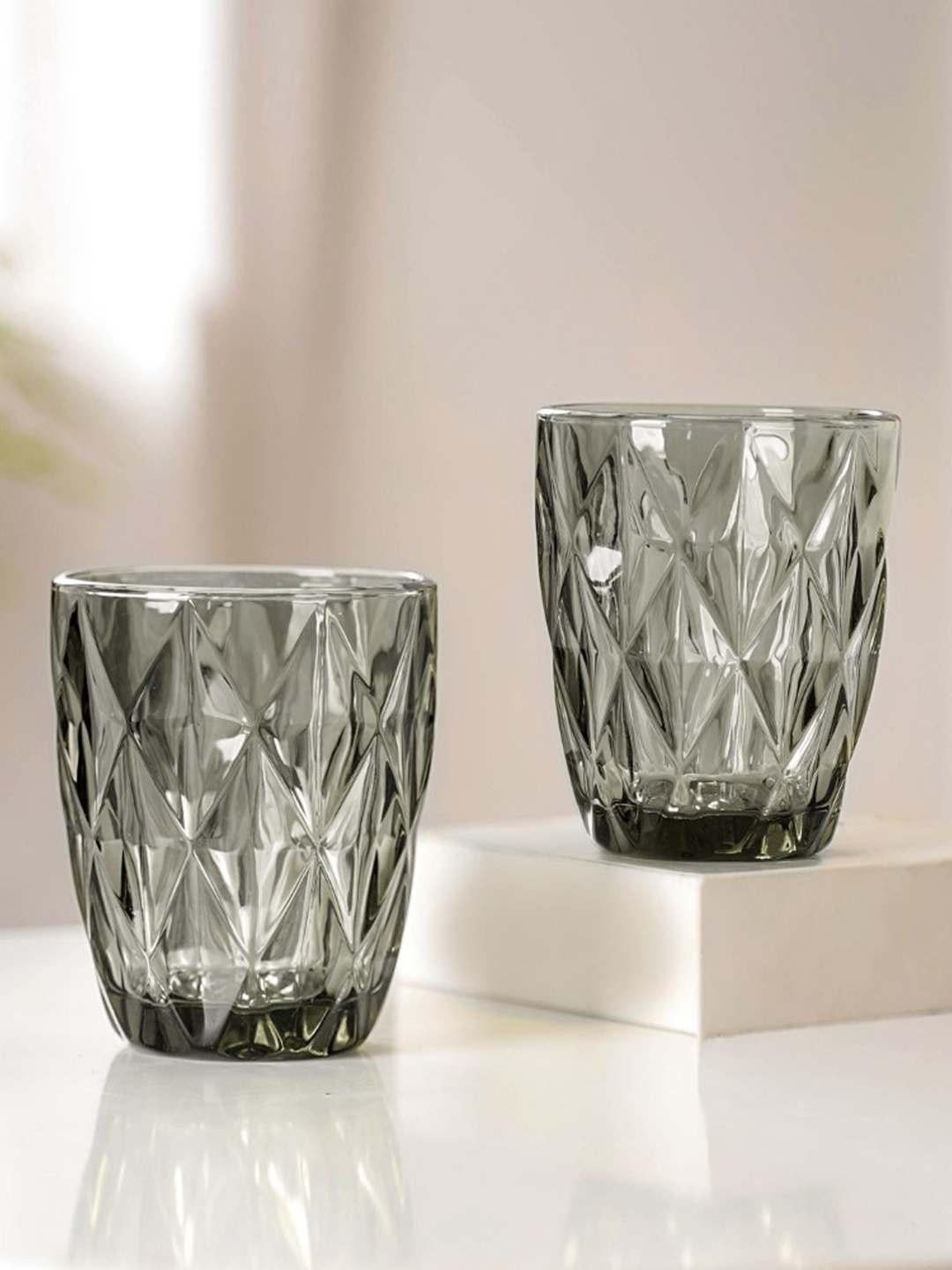 

Nestasia 4 Pieces Grey Textured Drinking Glass - 250 ML Each