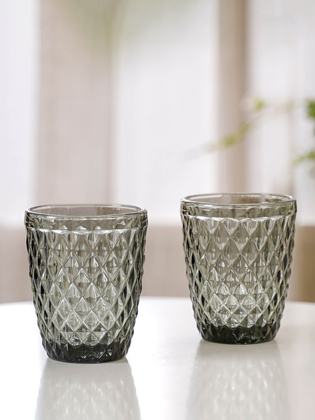 

Nestasia 4 Pieces Grey Textured Water Tumbler Glass - 250 ML Each