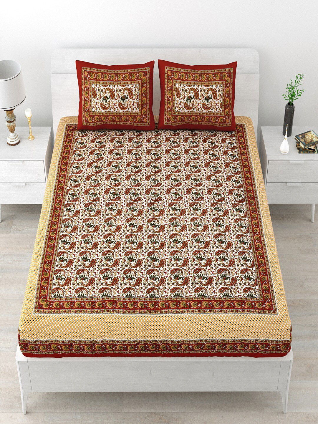 

UNIQCHOICE Maroon & White Floral Pure Cotton120 TC Queen Bedsheet With 2 Pillow Covers