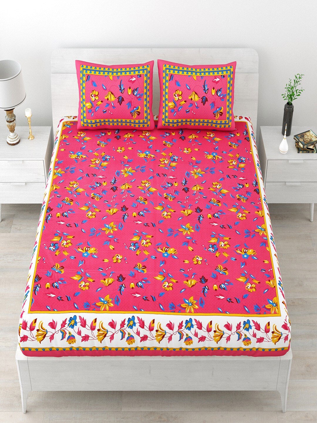 

UNIQCHOICE Pink & White Floral Cotton 120 TC Queen Bedsheet With 2 Pillow Covers