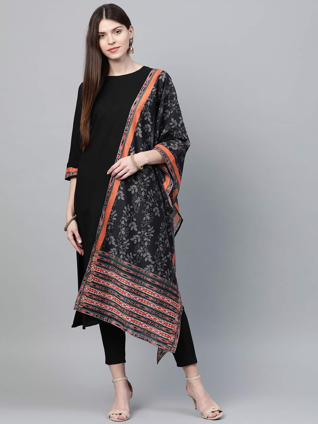 

FAVRIZ Round Neck Regular Kurta With Trousers & Dupatta, Black