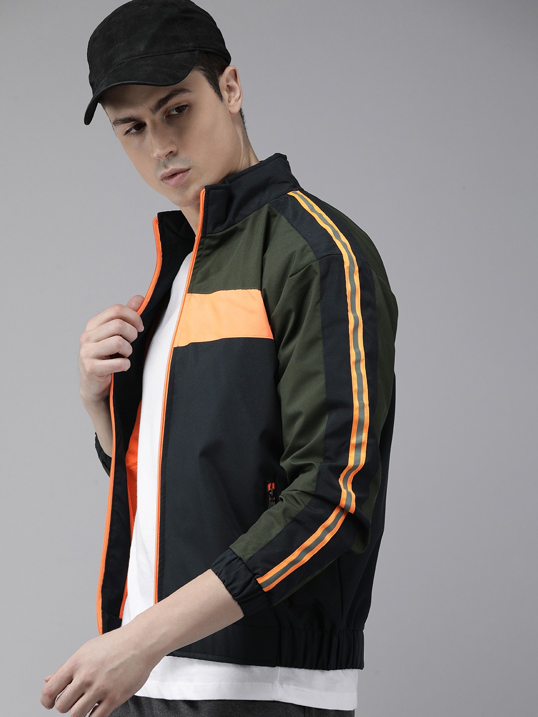 

VOXATI Men Striped Sporty Jacket, Black