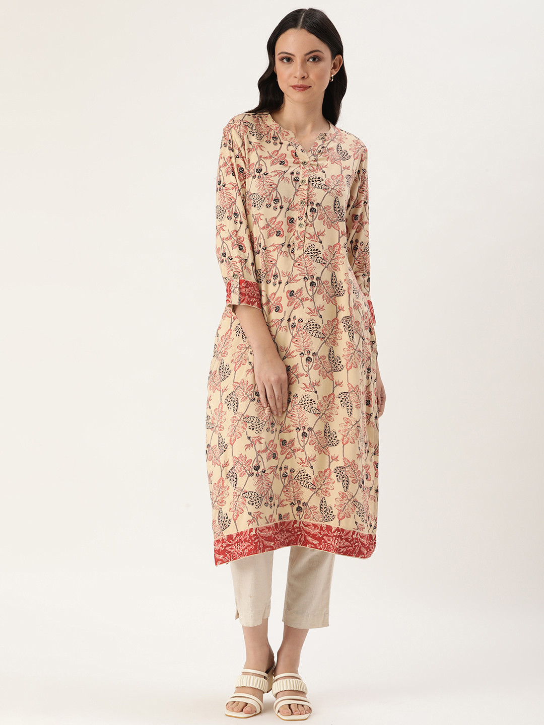

AMUKTI Women Floral Printed Kurta, Beige