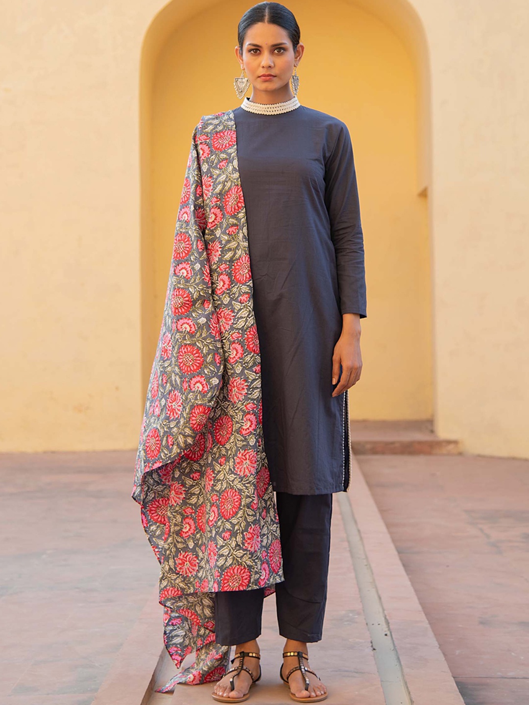 

KAORI BY SHREYA AGARWAL Pure Cotton Kurta & Trousers With Dupatta, Navy blue