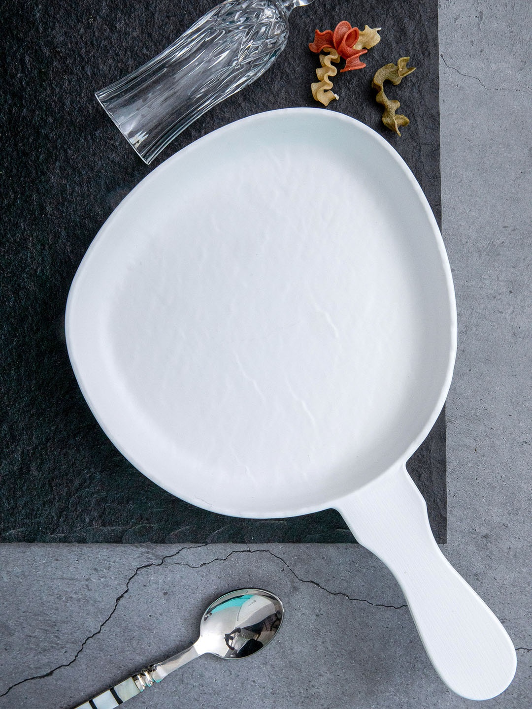 

Servewell White Matte Serving Dish With Handle - 750 ML