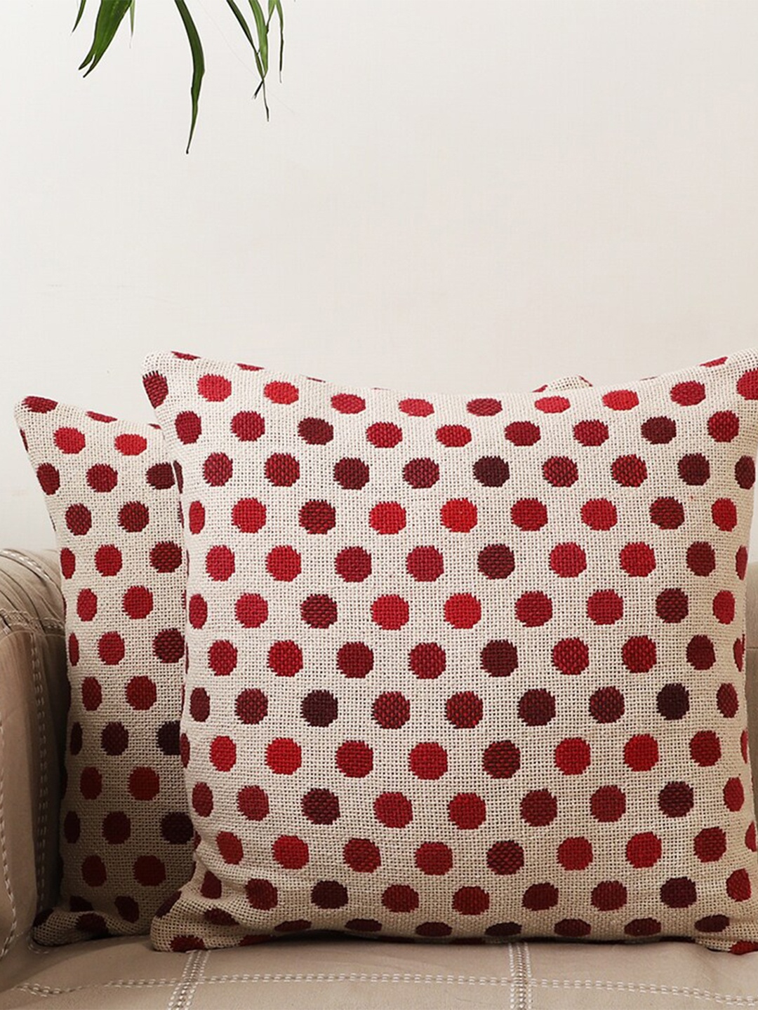 

Jamio Firati Beige & Red 2 Pieces Polka Dot Square Cotton Cushion Covers