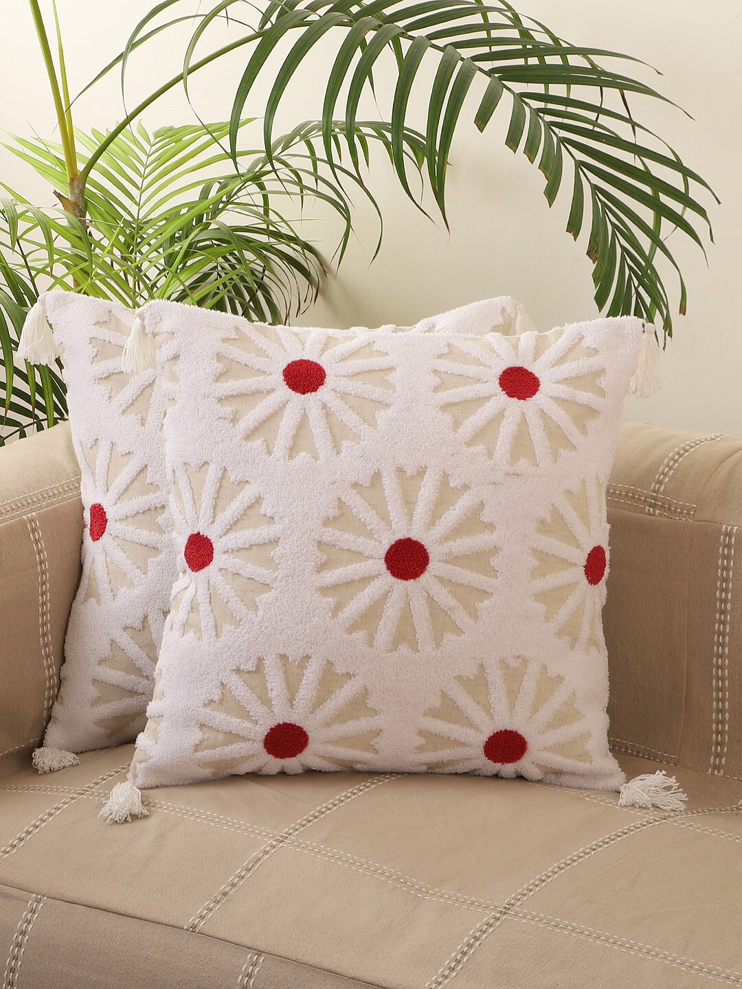 

Jamio Firati White & Red 2 Pieces Floral Embroidered Square Cotton Cushion Covers