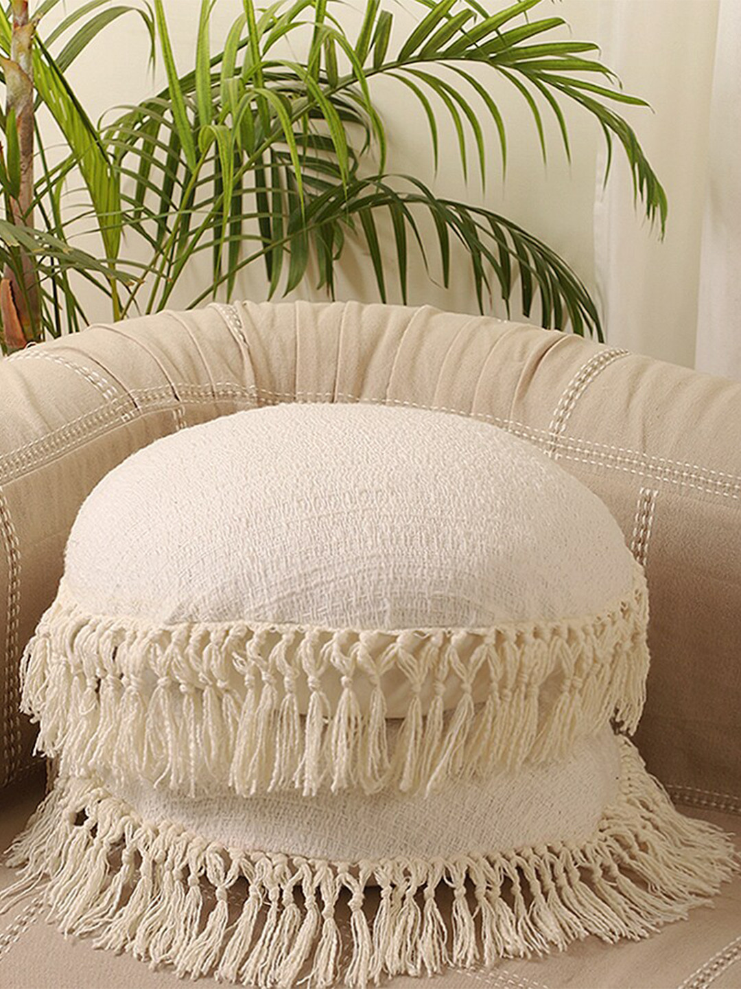

Jamio Firati White 2 Pieces Round Cotton Cushion Covers