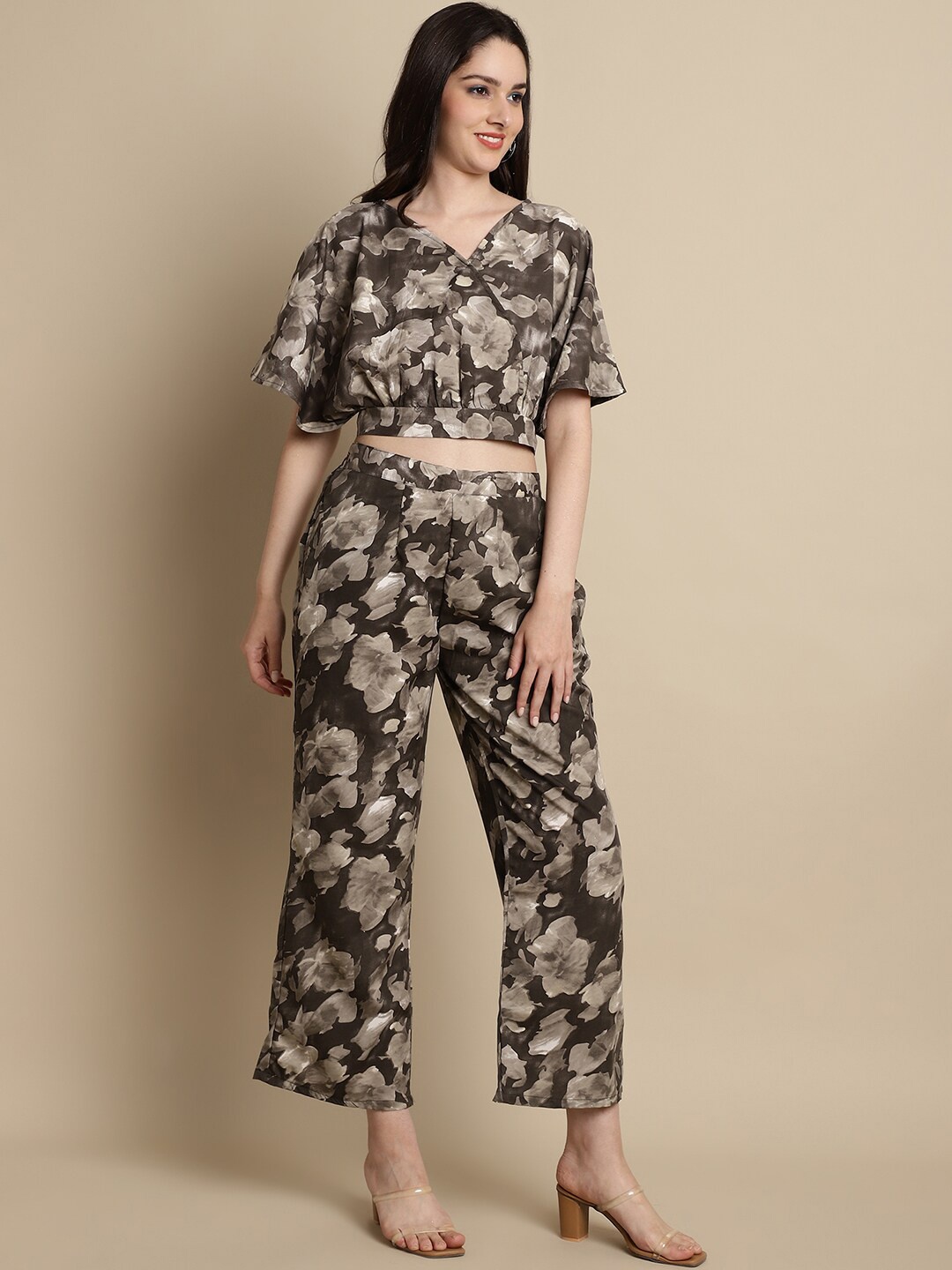 

JAINISH Floral Printed Crop Top With Palazzo, Brown