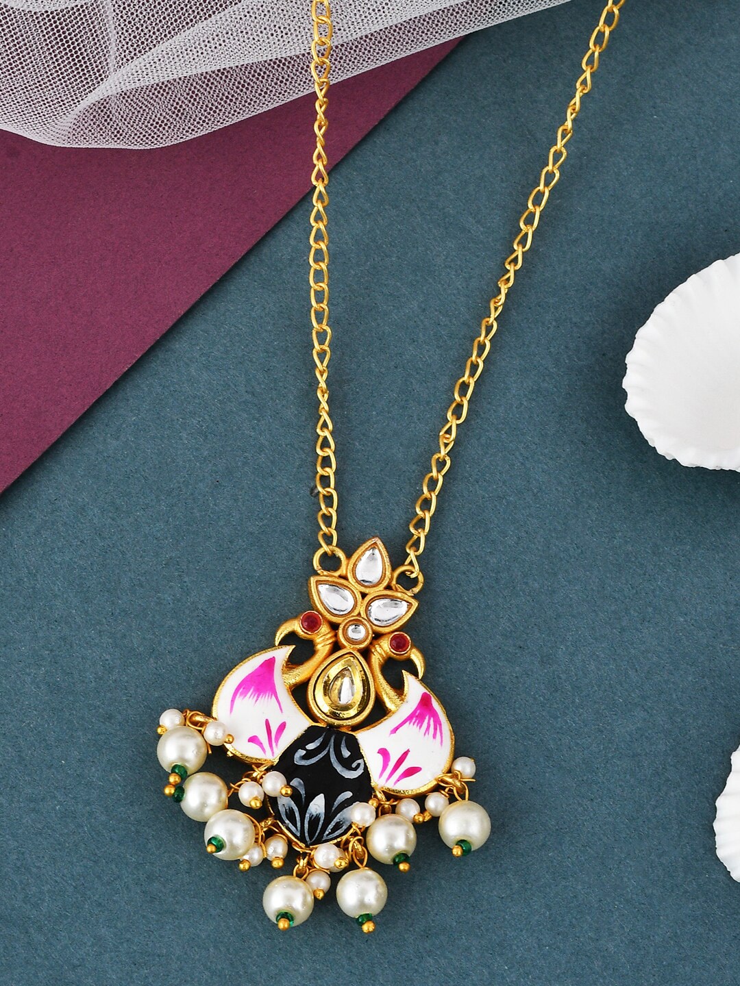 

Silvermerc Designs Gold-Plated Kundan Studded Necklace