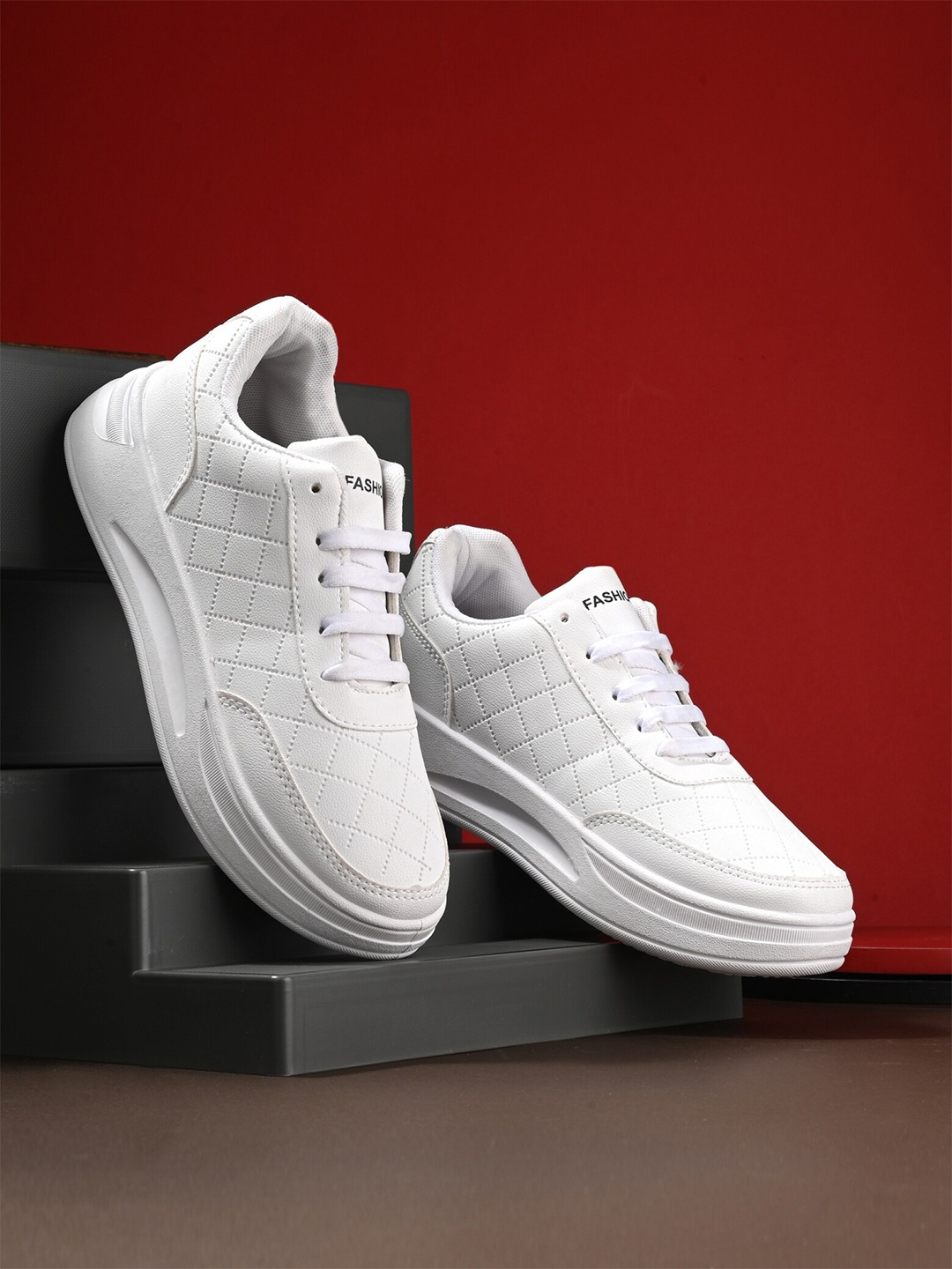 

The Roadster Lifestyle Co. Women Lace-Up Walking Shoes, White