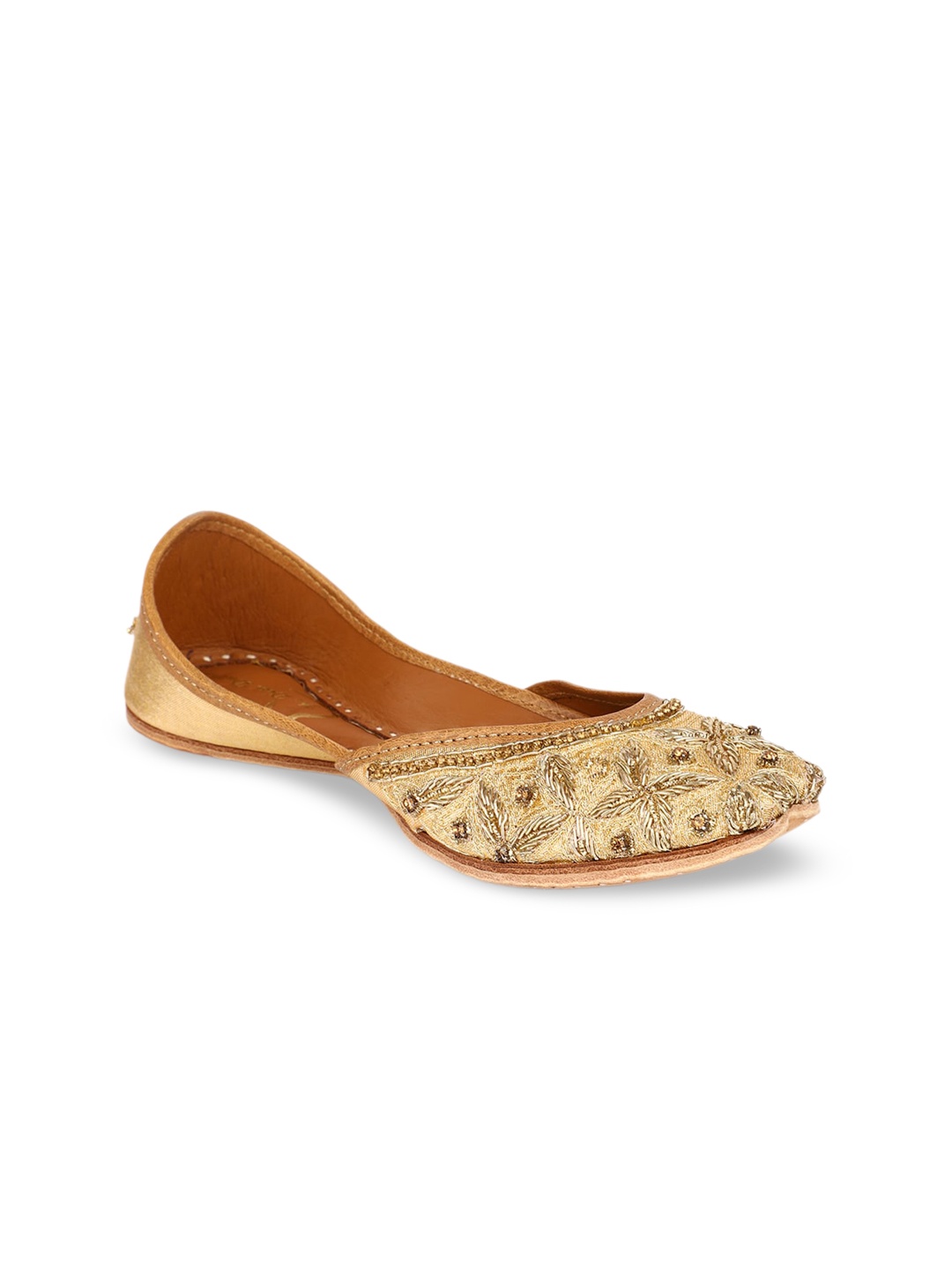 

The Desi Dulhan Embellished Ethnic Mojaris, Gold