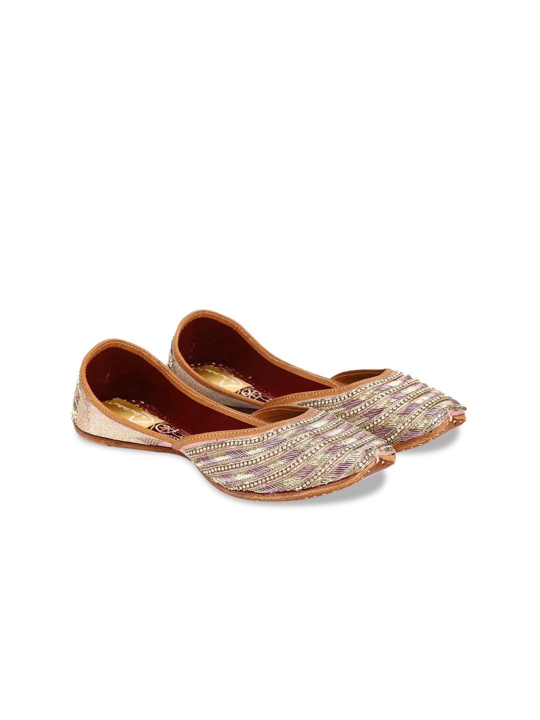 

The Desi Dulhan Embellished Ethnic Mojaris, Pink