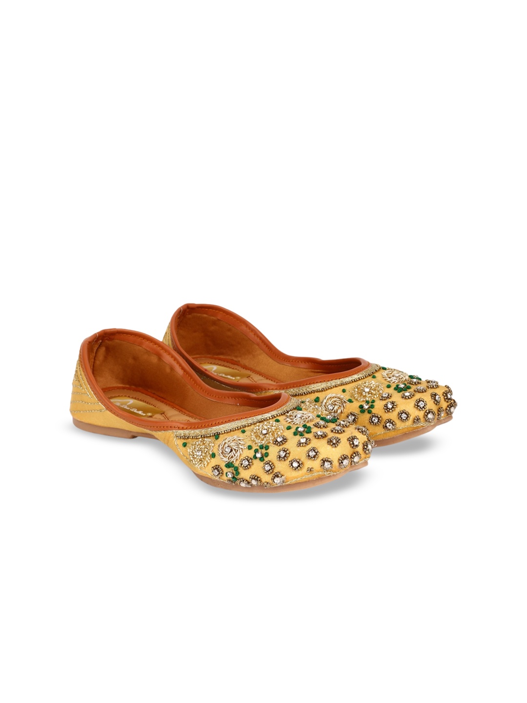 

The Desi Dulhan Embellished Ethnic Mojaris, Gold