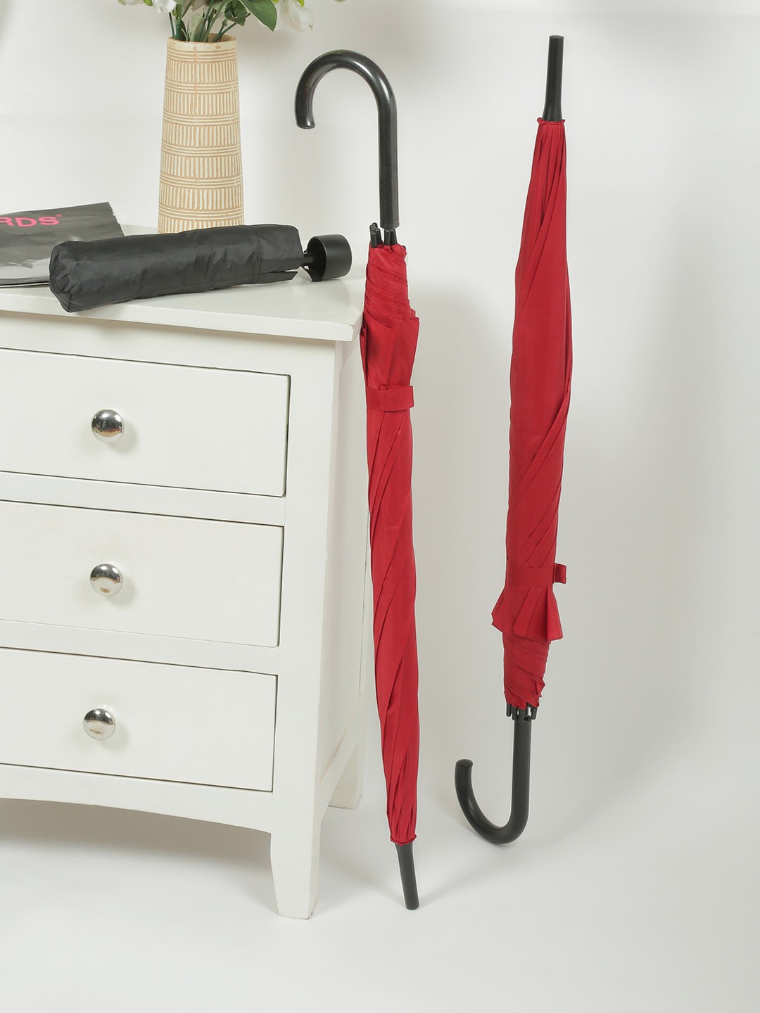 

MUMUSO Unisex Foldable Umbrella, Red