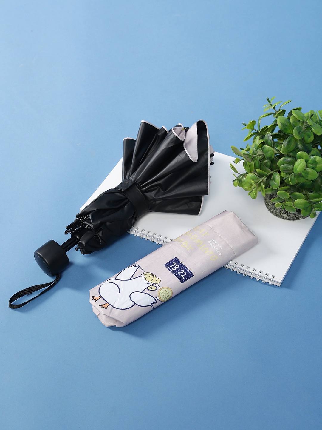 

MUMUSO 3 Folded Cartoon Characters Printed Umbrella, Peach