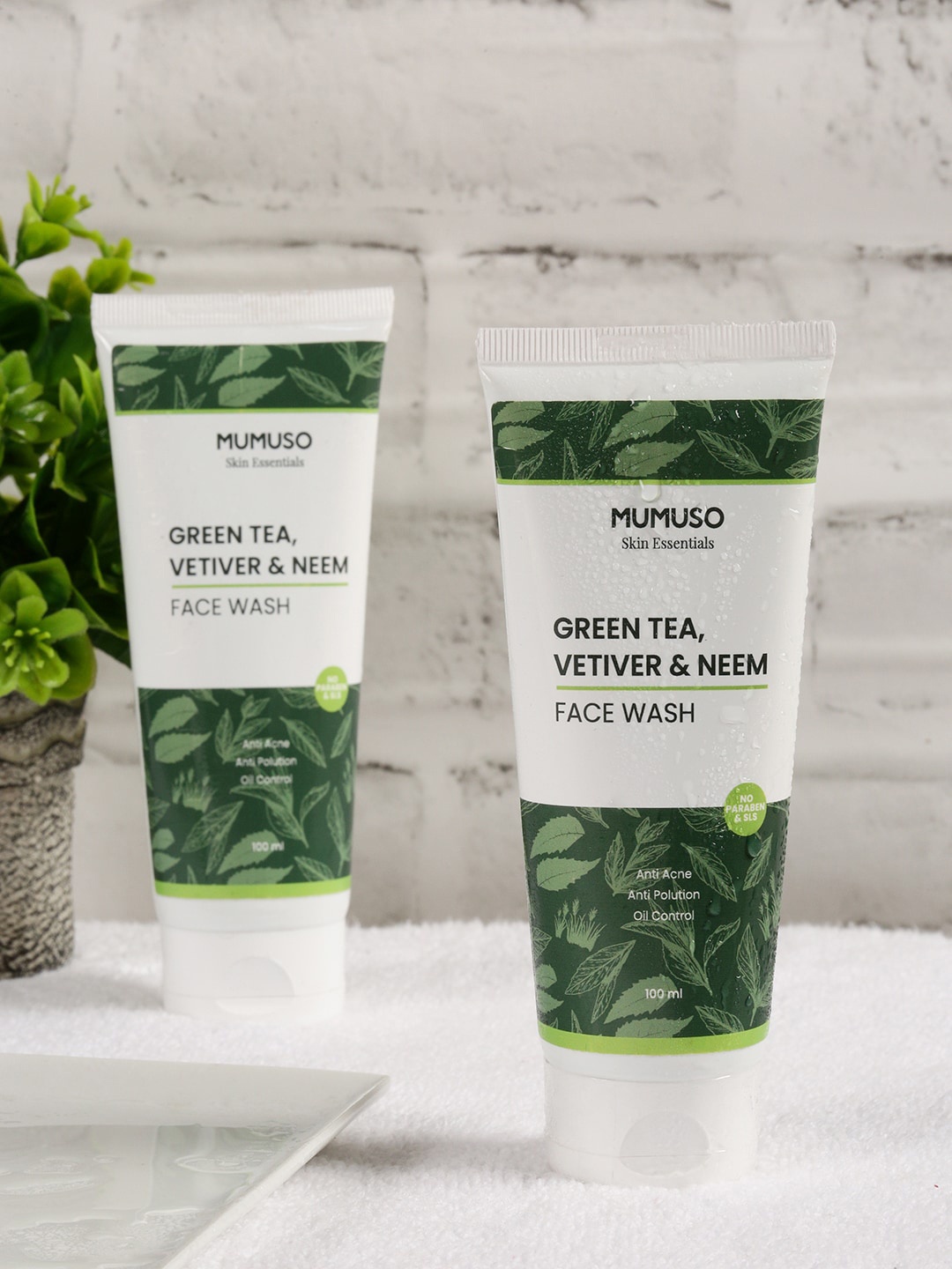 

MUMUSO Set Of 2 Green Tea & Vetiver & Neem Face Wash - 100ml Each