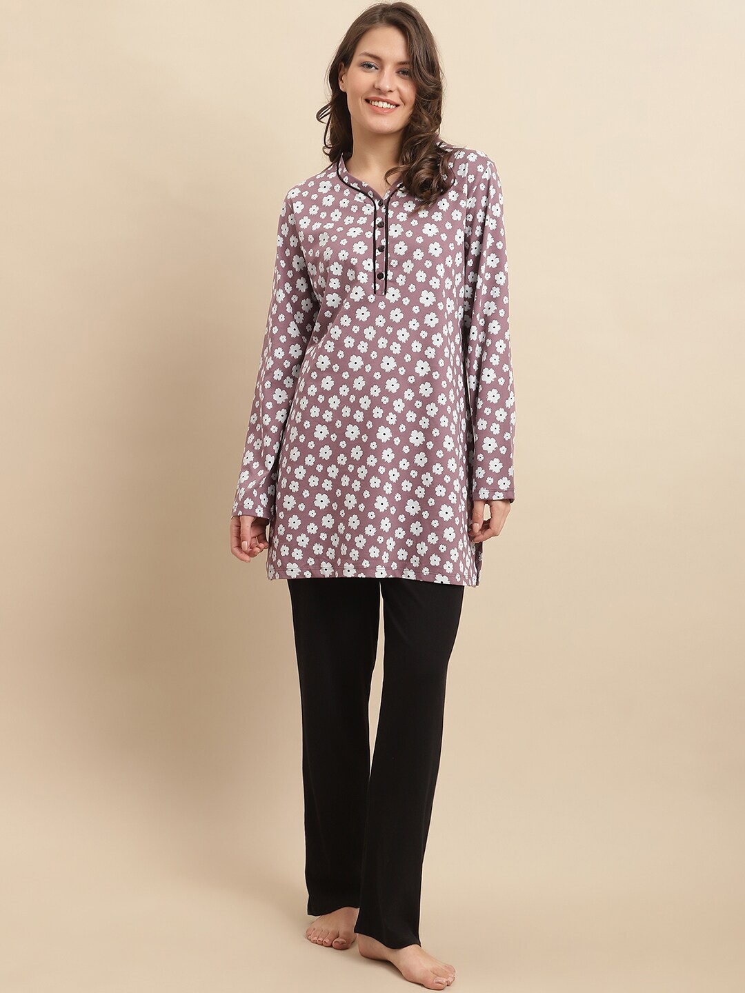 

Kanvin Pink & Black Floral Printed Pure Cotton Night Suit