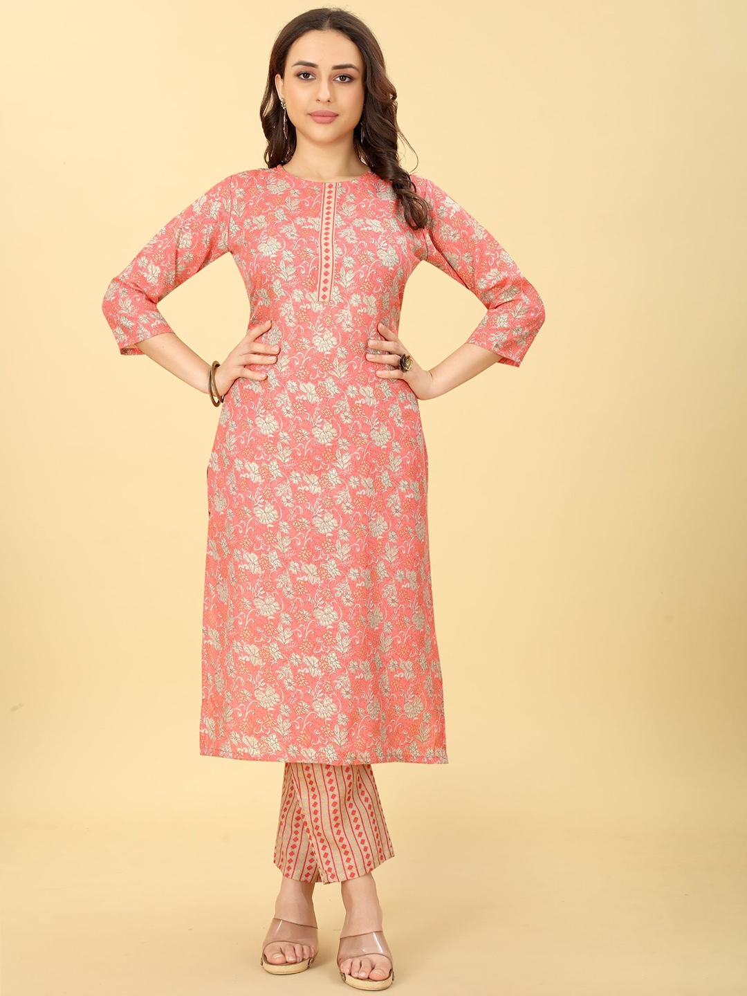 

KALINI Floral Printed Kurta With Trousers, Peach