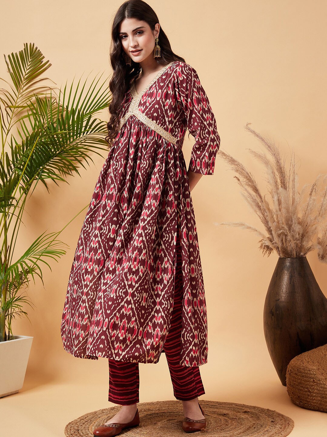 

InWeave Maroon Ethnic Motifs Printed Empire Pure Cotton Gotta Patti Kurta With Trousers