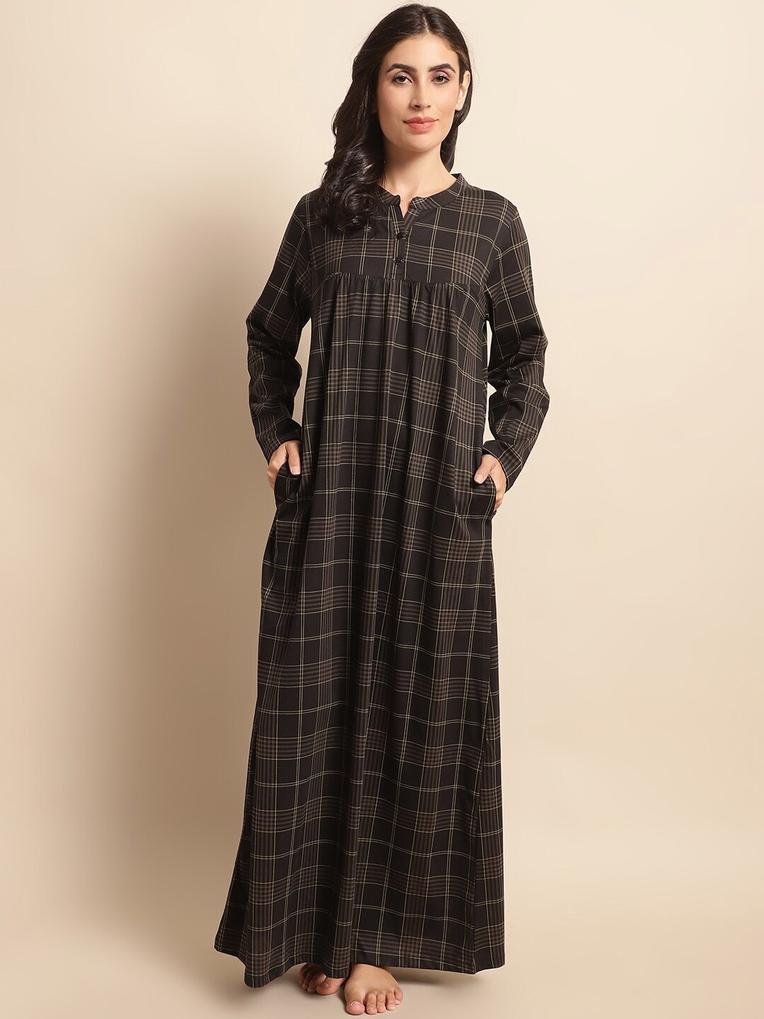 

Kanvin Black Printed Checked Pure Cotton Maxi Nightdress