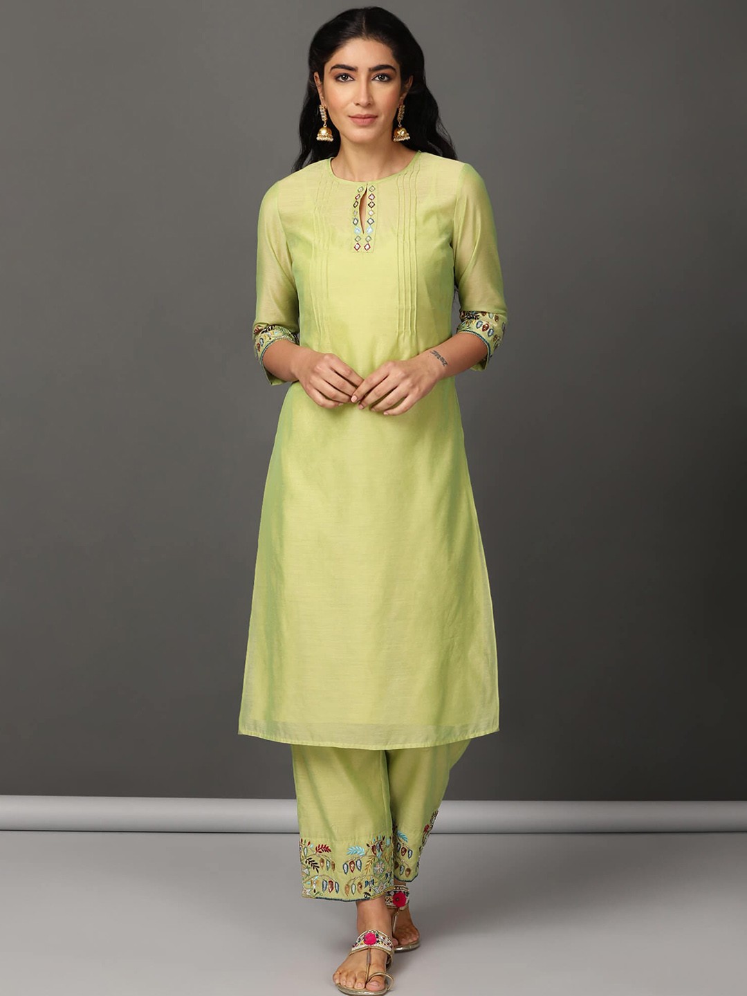 

NUHH Geometric Embroidered Thread Work Straight Kurta With Trousers, Lime green