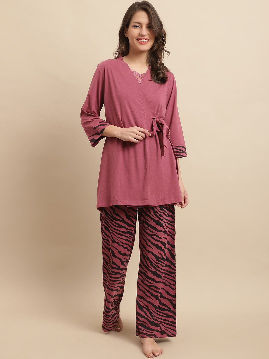 

Kanvin Pink & Black Abstract Printed Night Suit With Robe