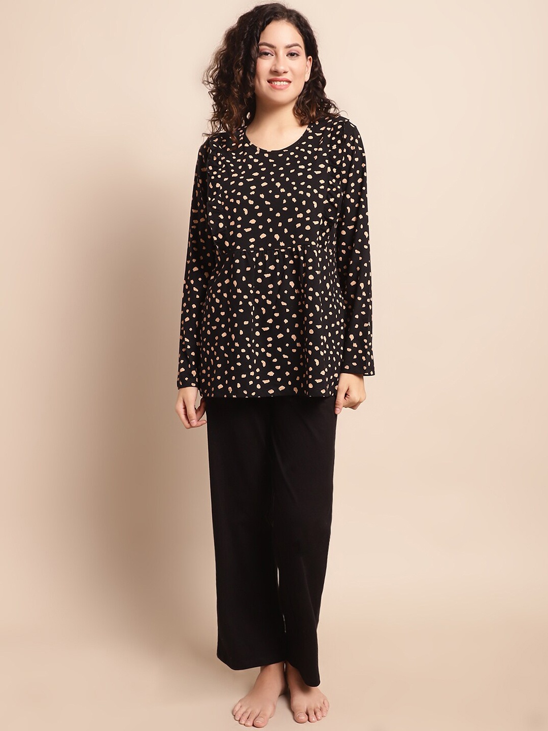 

Kanvin Black & White Polka Dots Printed Night Suit