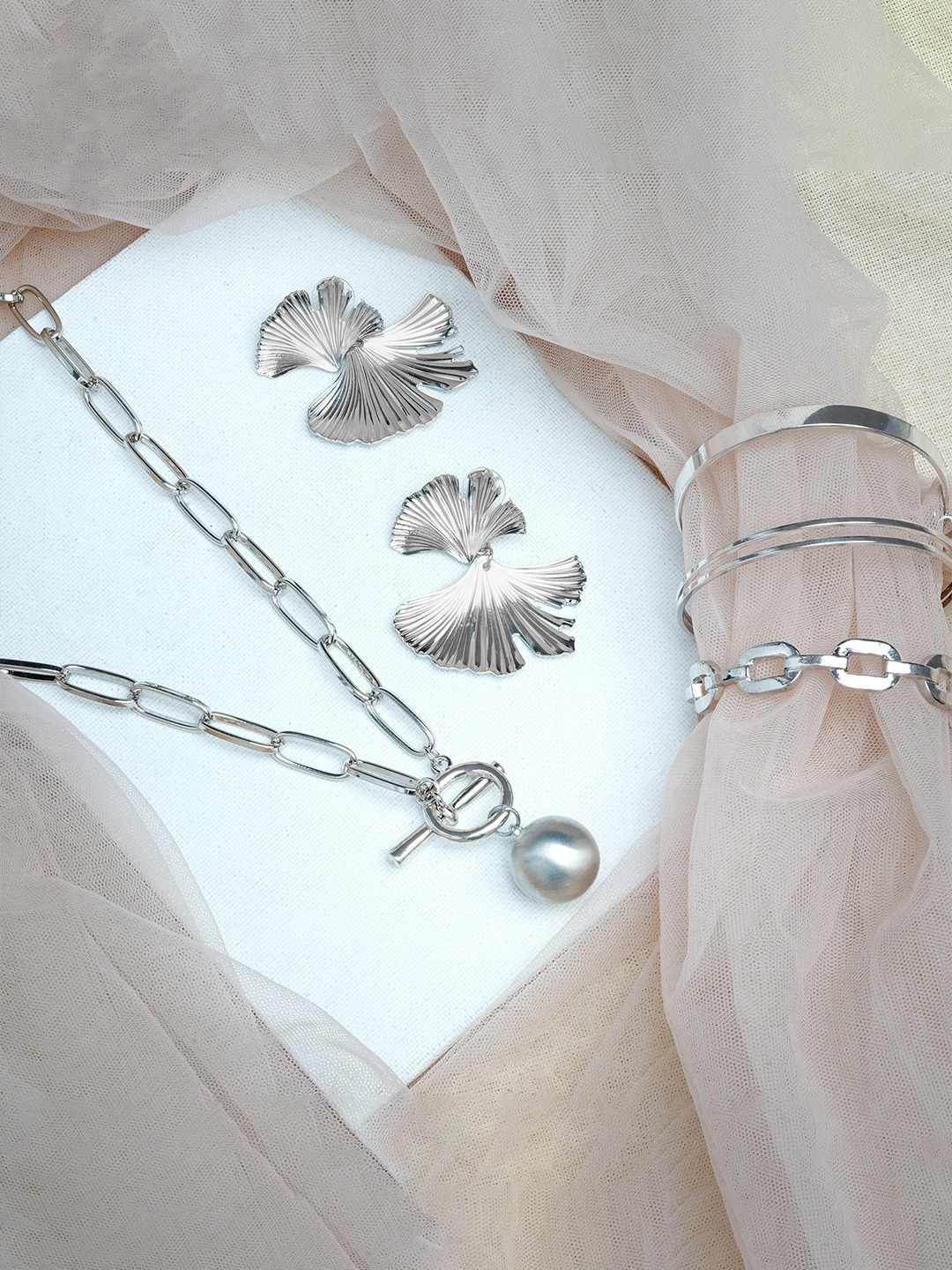 

JOKER & WITCH Silver Plated Pearls Beaded Jewellery Set