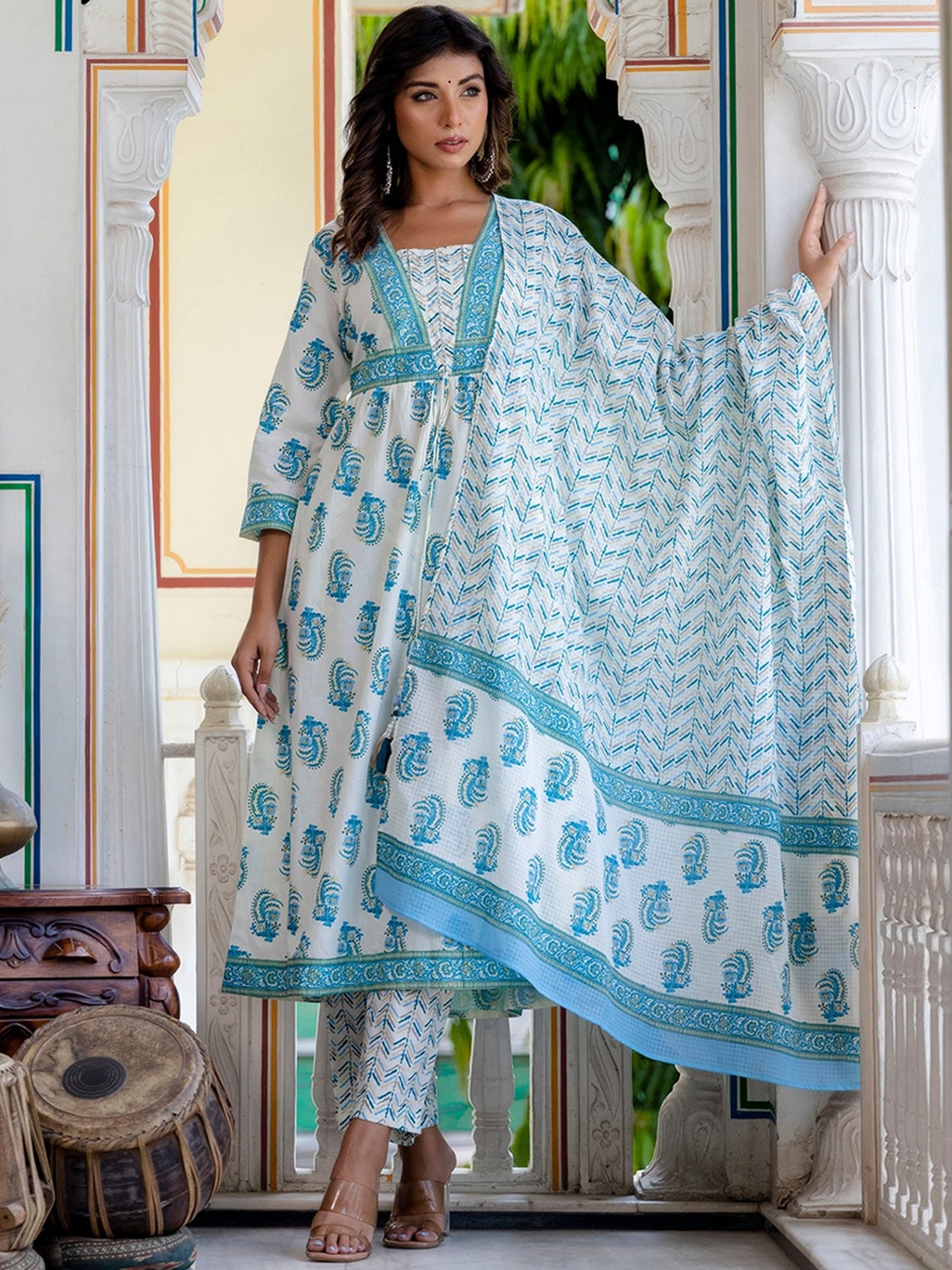 

Kohsh Floral Printed Pure Cotton Kurta & Trousers With Dupatta, Blue