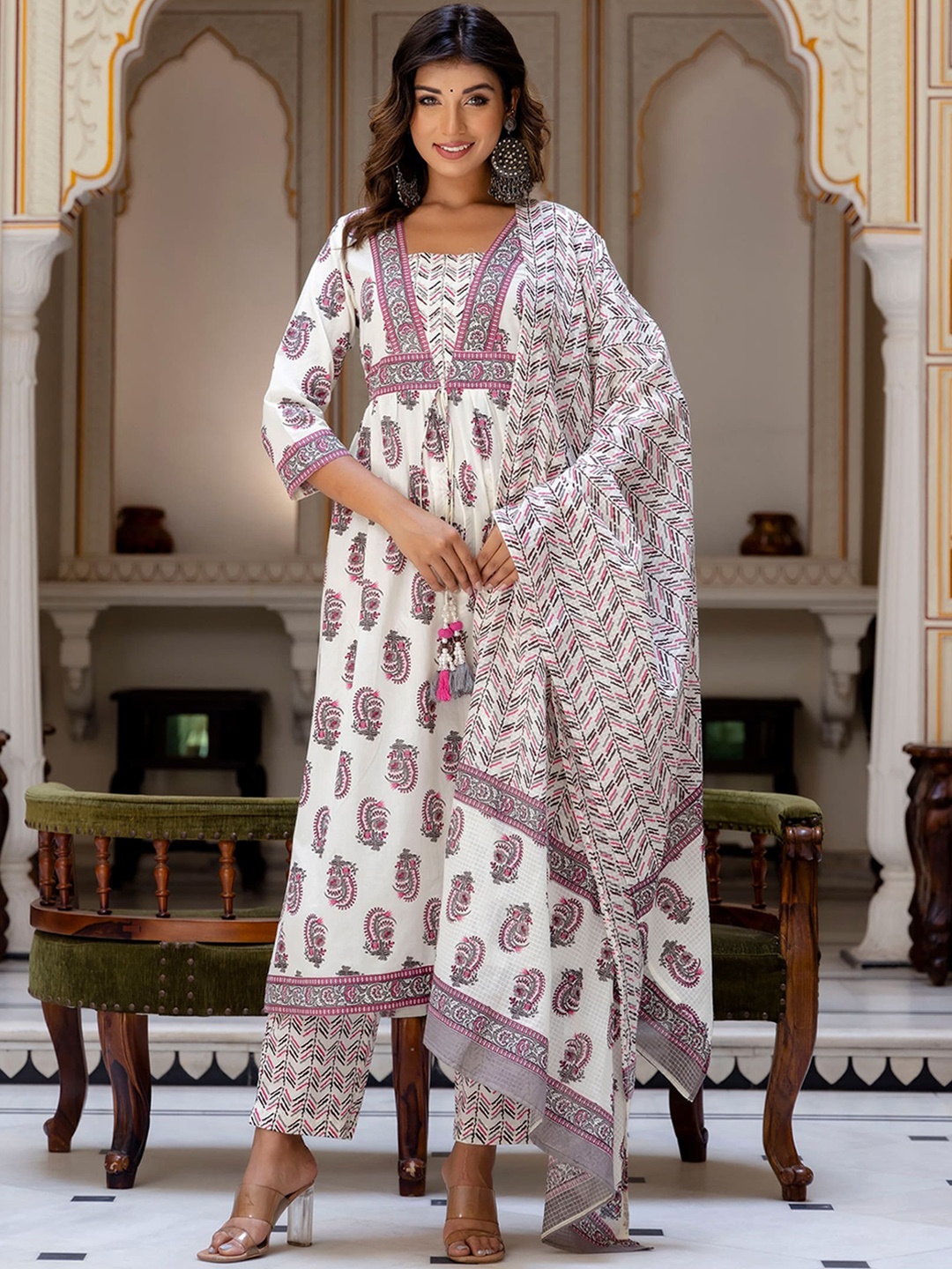 

Kohsh Floral Printed Pure Cotton Kurta & Trousers With Dupatta, Pink