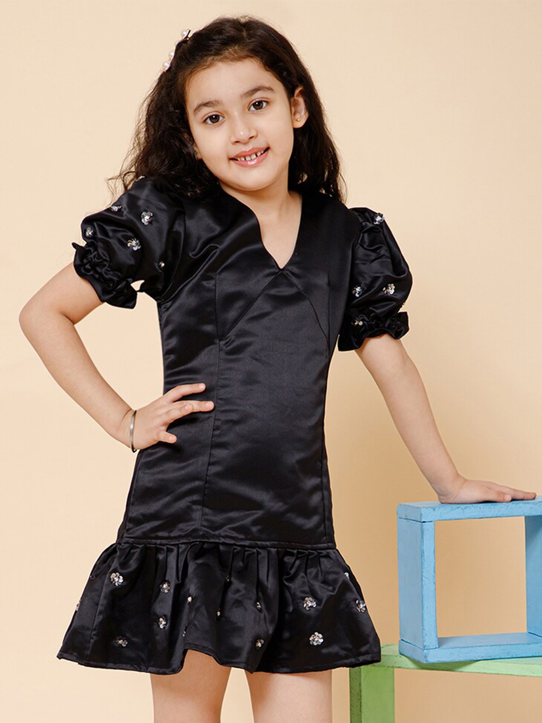 

PICCOLO Girls V-Neck Puff Sleeve Sequined Tiered A-line Dress, Black
