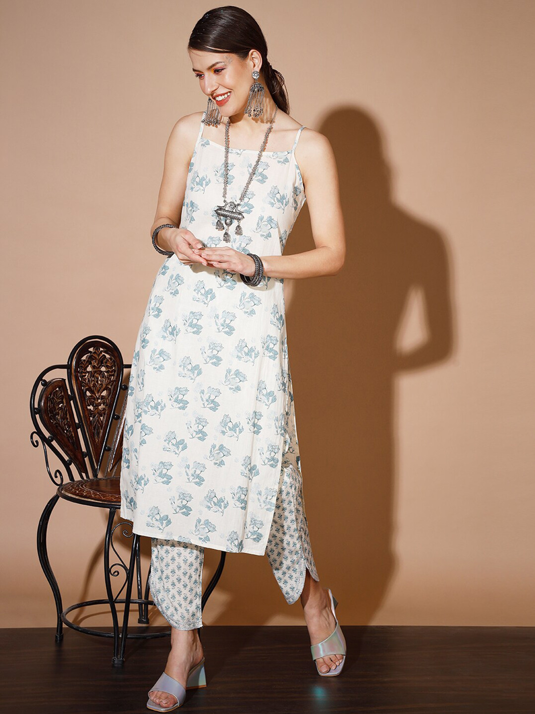 

Sangria Floral Printed Pure Cotton Straight Kurta & Trousers, White