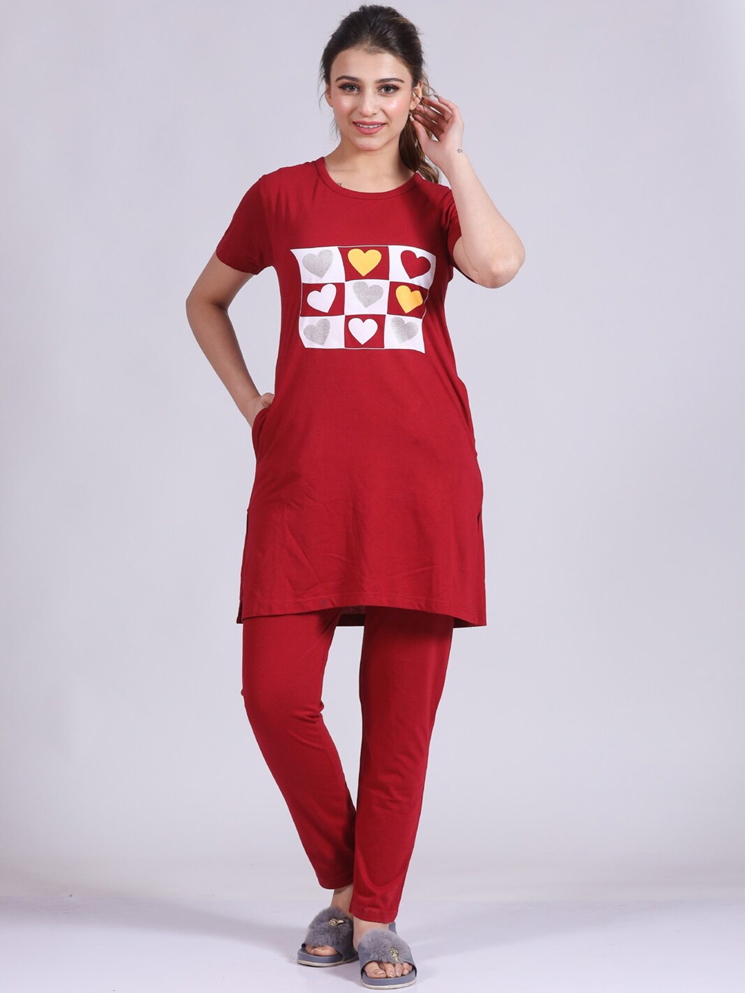 

9ty3ree Graphic Printed Night suit, Red