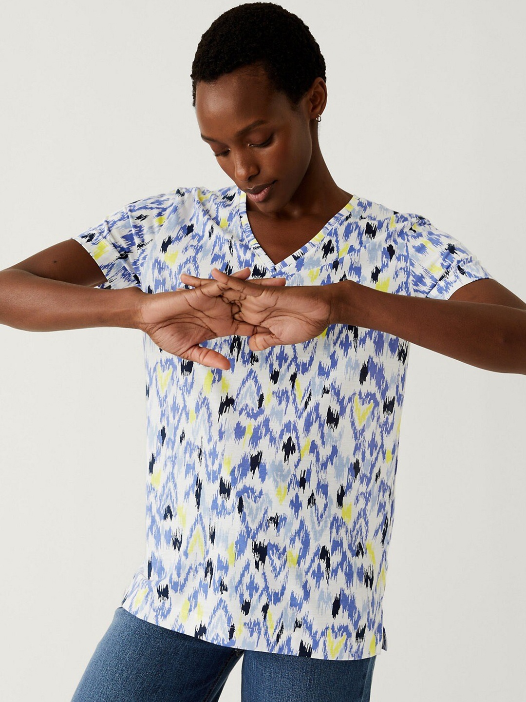 

Marks & Spencer Abstract Printed V-Neck T-shirt, Blue