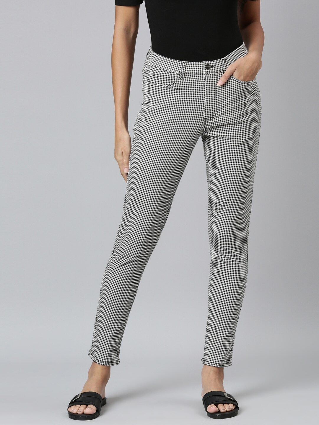 

Go Colors Women Slim Fit Checked Jeggings, White
