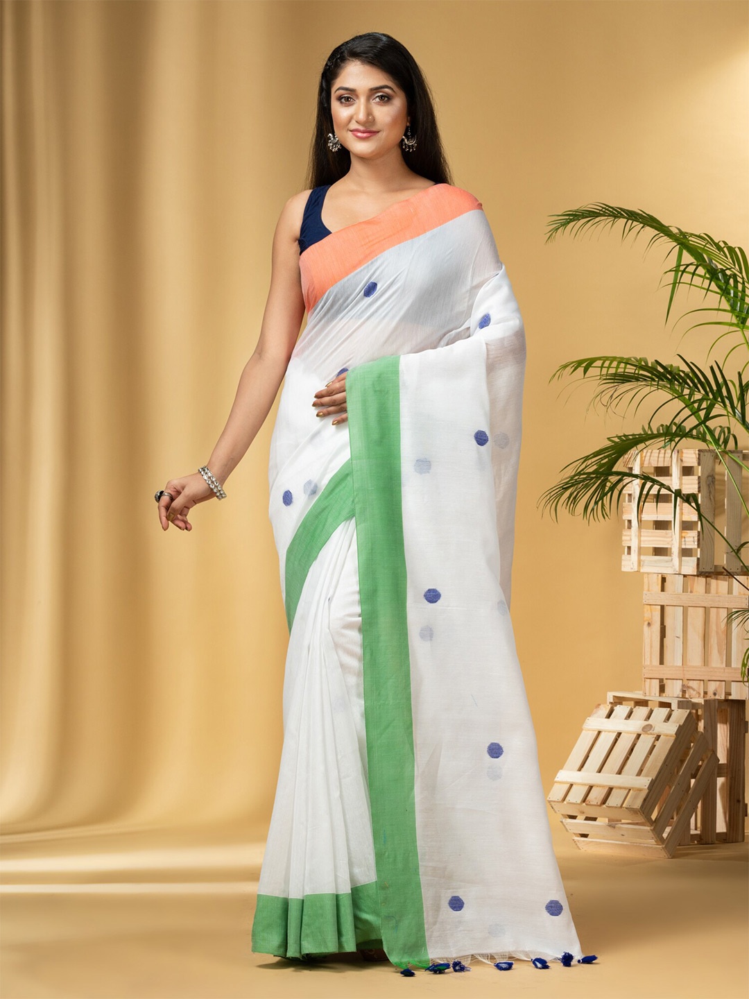 

DESH BIDESH Woven Design Pure Cottoni Saree, White